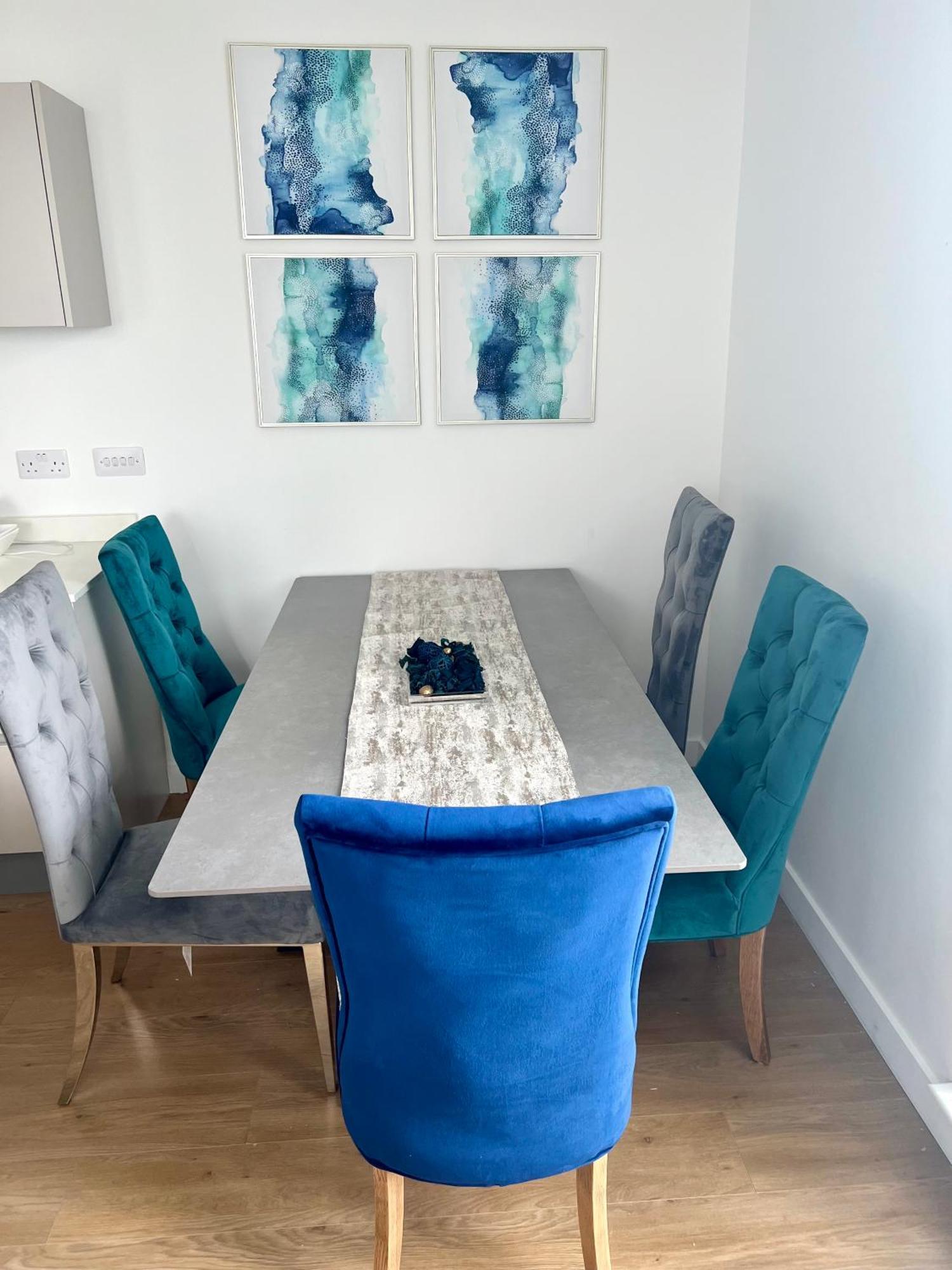 Spacious Urban Gem Apartment With Parking Bracknell Extérieur photo